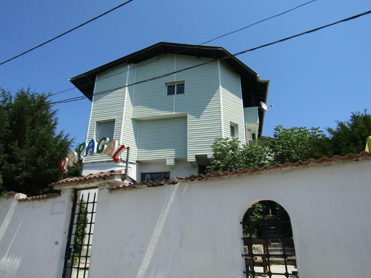 Hostel Papagal Varna Exterior foto