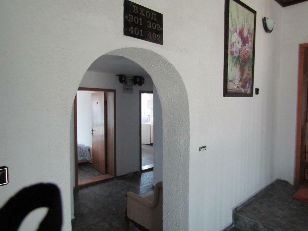 Hostel Papagal Varna Exterior foto